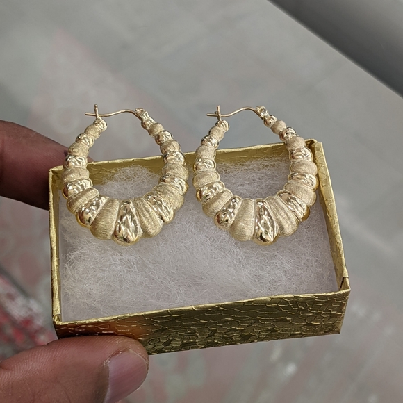 COPY - 10KT real gold earrings. - Picture 3 of 9